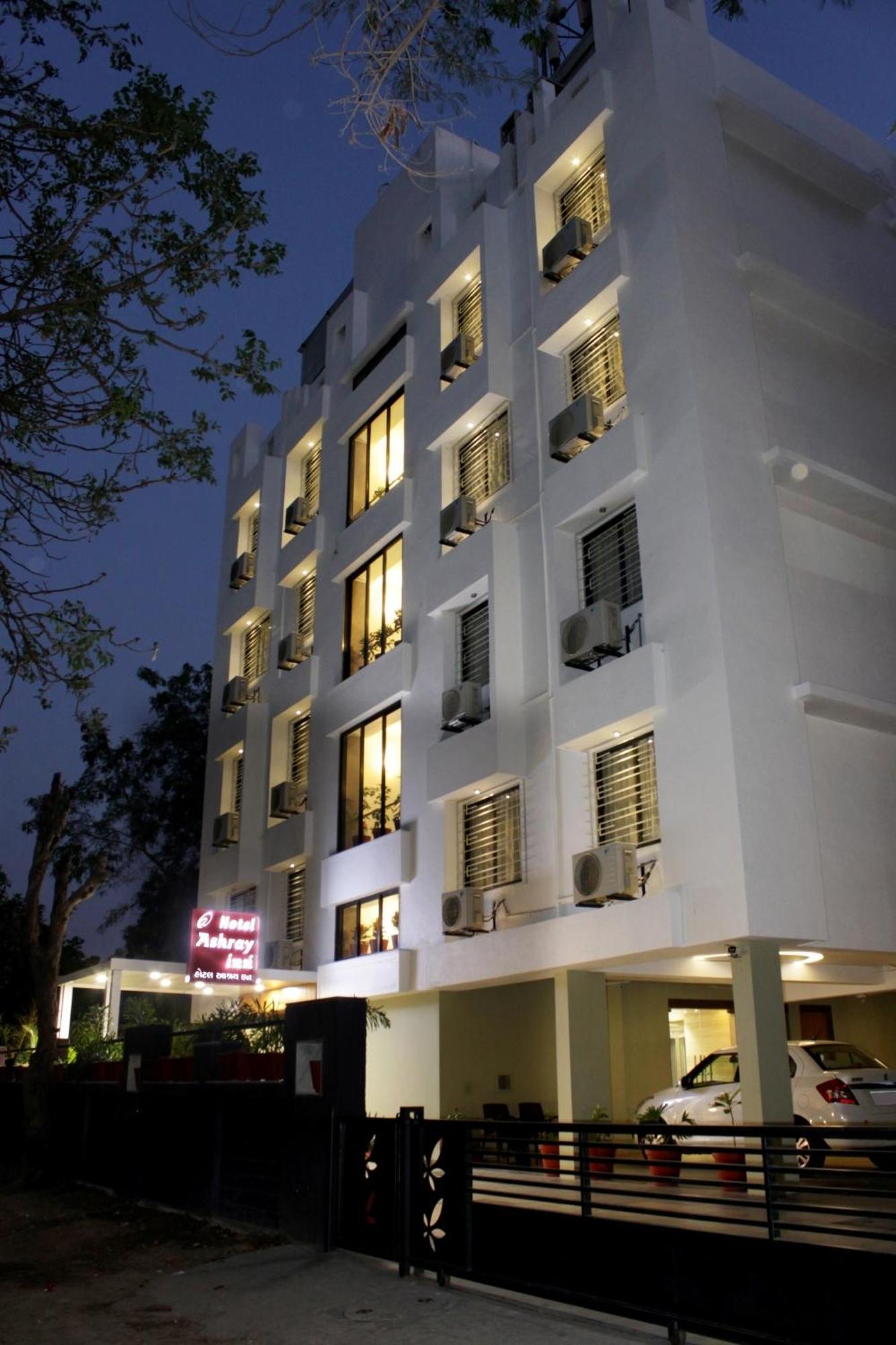 Hotel Ashray Inn Ahmedabad Exterior photo