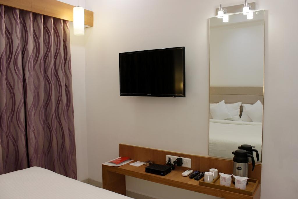 Hotel Ashray Inn Ahmedabad Room photo