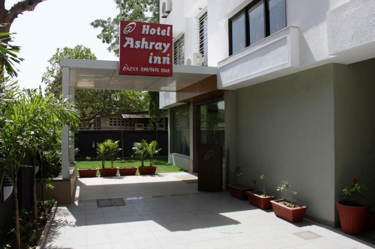 Hotel Ashray Inn Ahmedabad Exterior photo